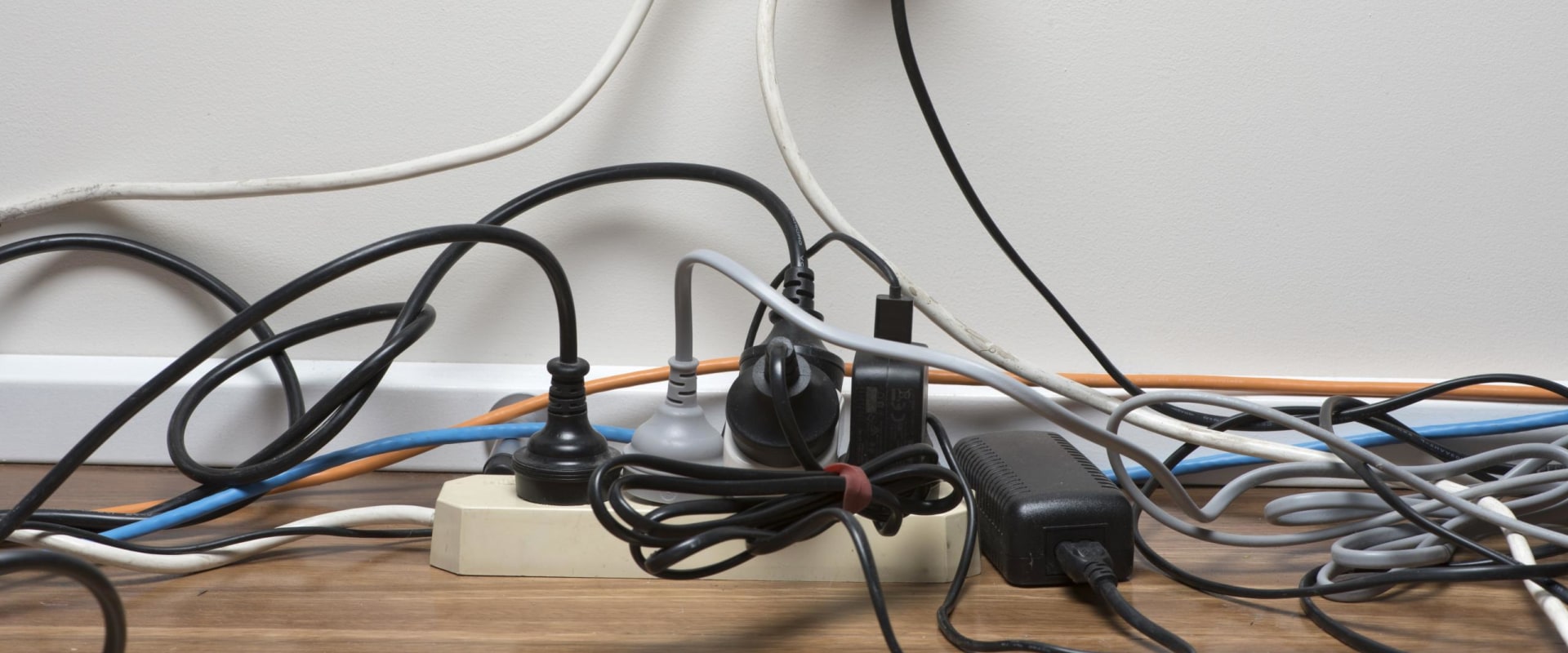 5 Essential Tips for Electrical Safety: How to Stay Safe and Avoid Electrical Mishaps
